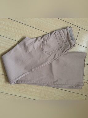 Women’s Slim Straight Pants in Light Taupe - Unbranded